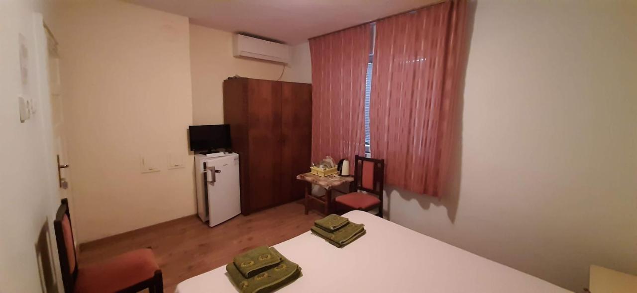 Dobrevi Guest House Sozopol Esterno foto