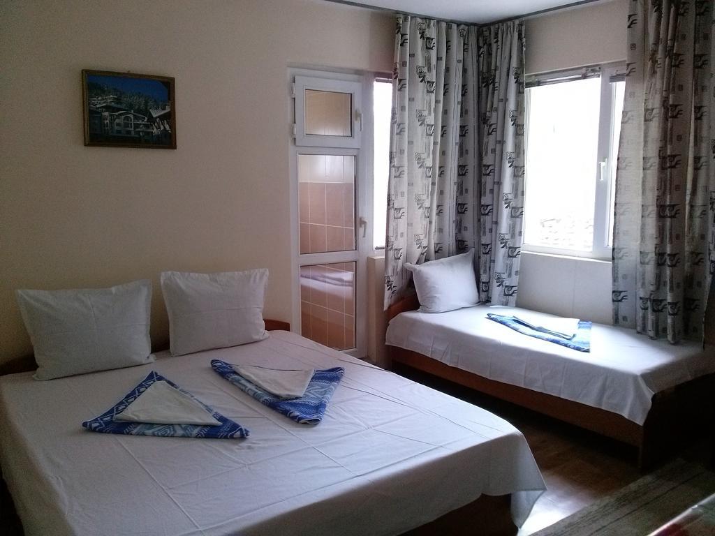 Dobrevi Guest House Sozopol Esterno foto